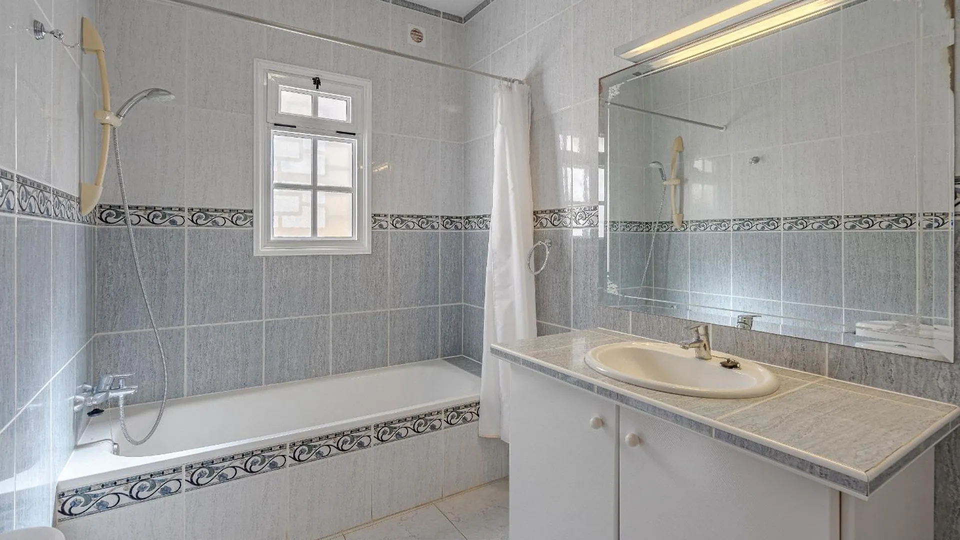 Villa El Yuka , Heated Pool 칼라오살바헤