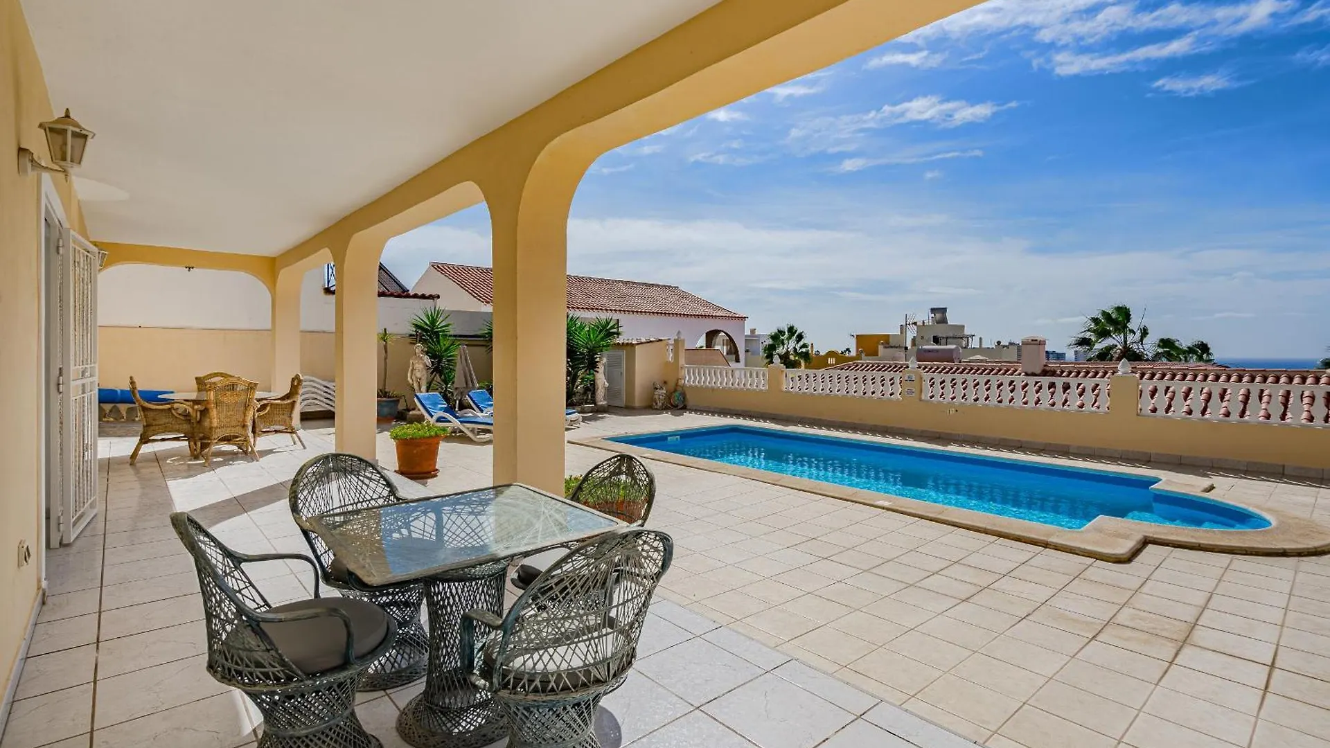 Villa El Yuka , Heated Pool 칼라오살바헤