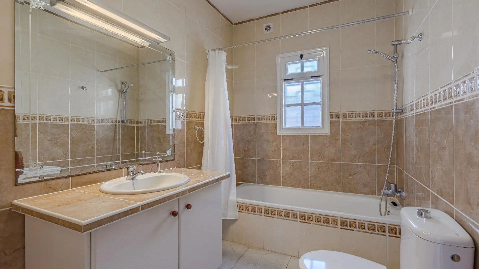 Villa El Yuka , Heated Pool 칼라오살바헤 0*,