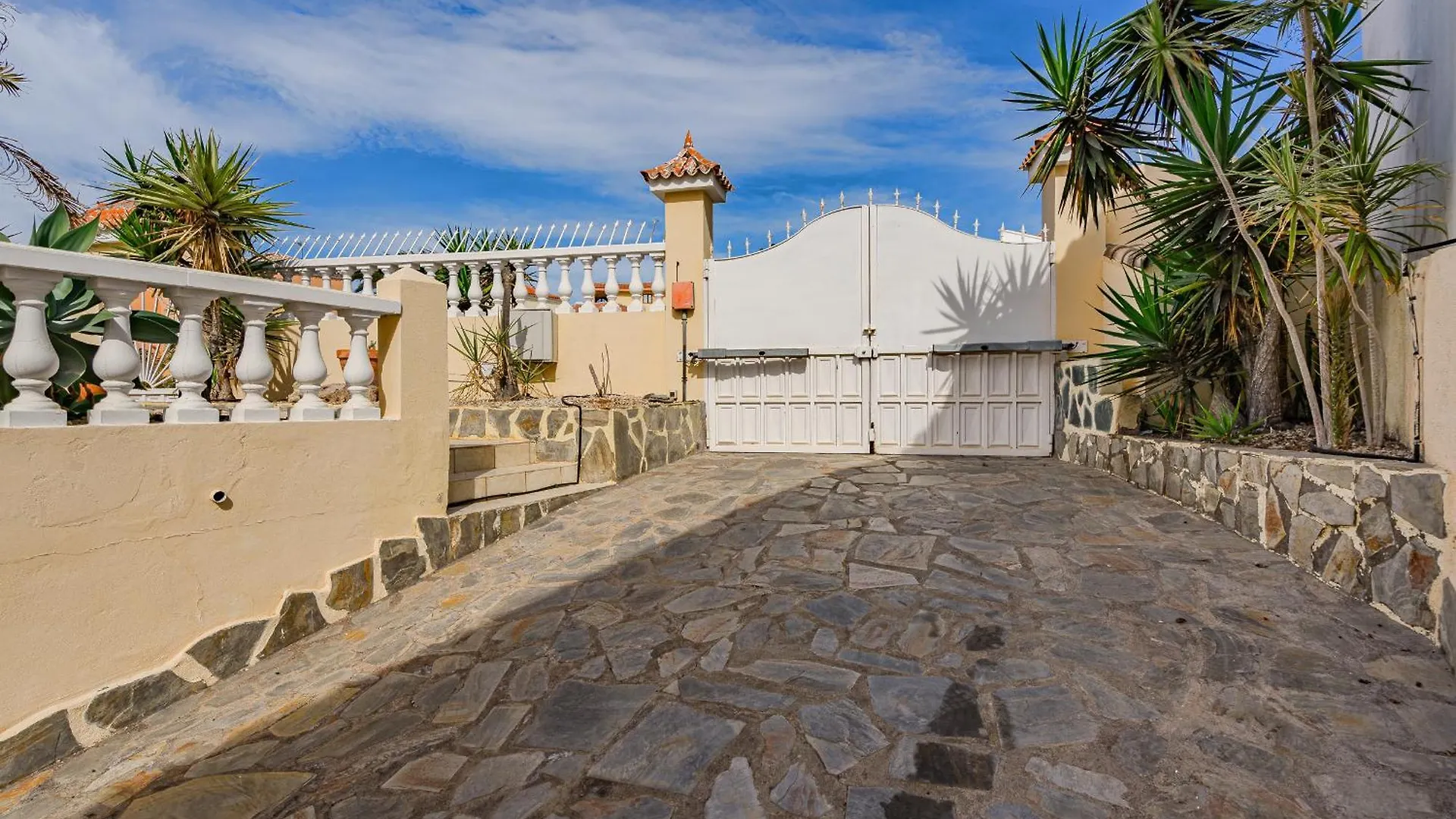 Villa El Yuka , Heated Pool 칼라오살바헤